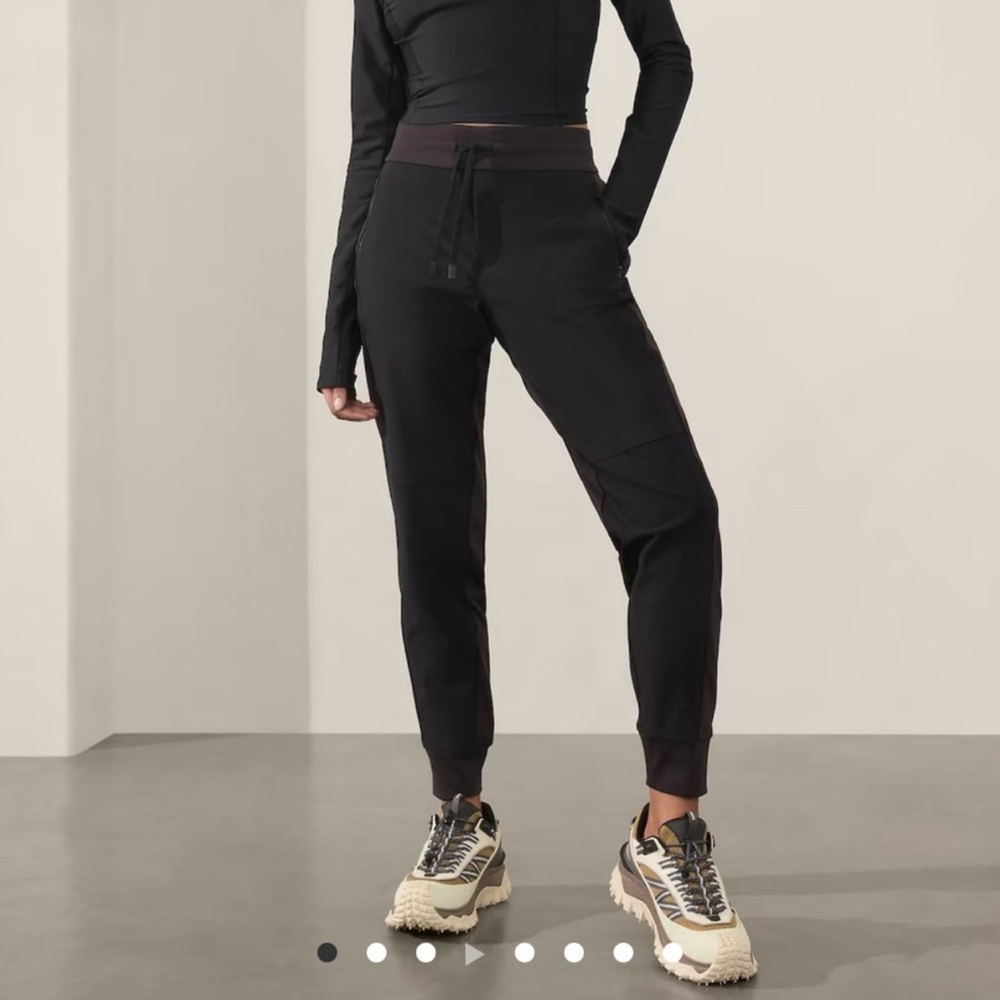 ATHLETA HEADLANDS HYBRID TREK JOGGER PANT IN BLACK Women's Size 18